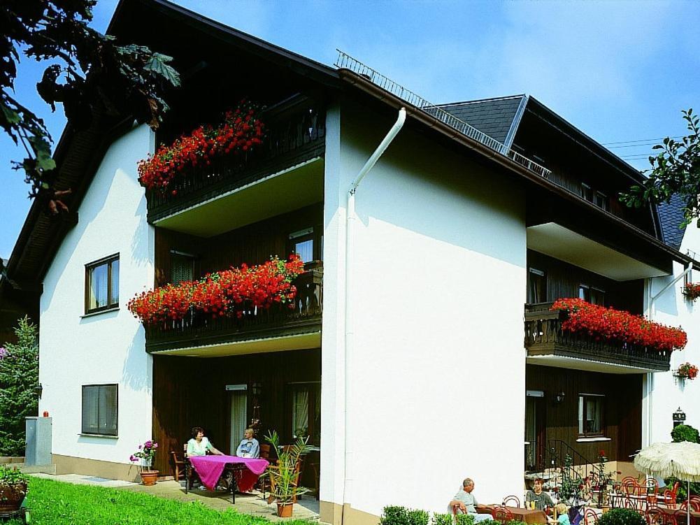 ลันด์กาสท์เฮาส์ วัลเดอสรู Hotel Welschneudorf ภายนอก รูปภาพ