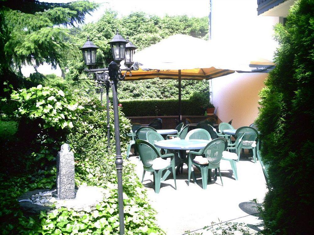 ลันด์กาสท์เฮาส์ วัลเดอสรู Hotel Welschneudorf ภายนอก รูปภาพ