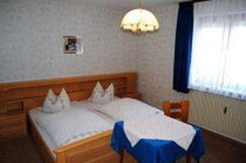 ลันด์กาสท์เฮาส์ วัลเดอสรู Hotel Welschneudorf ภายนอก รูปภาพ