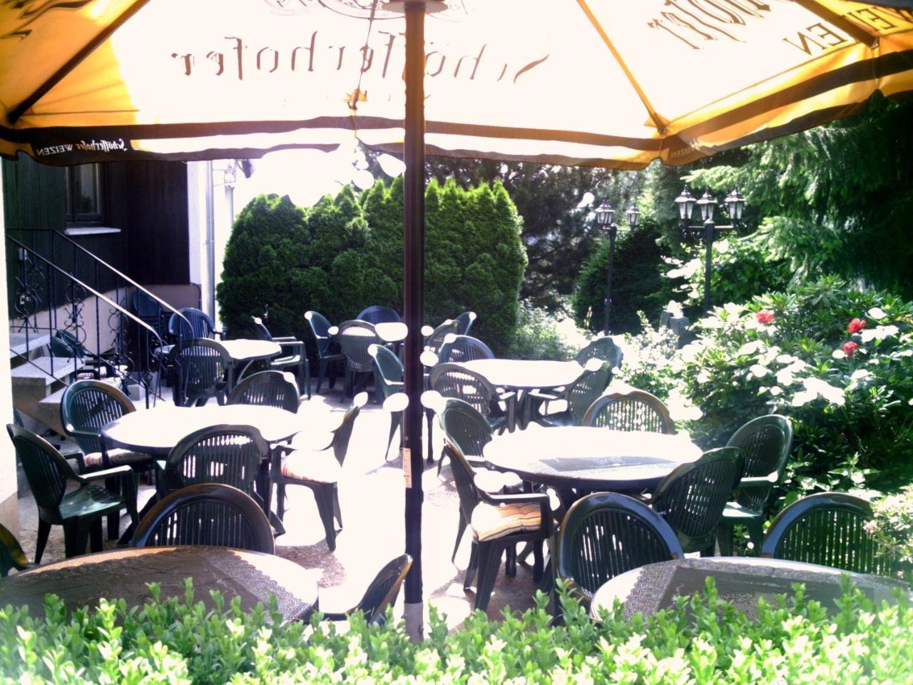 ลันด์กาสท์เฮาส์ วัลเดอสรู Hotel Welschneudorf ภายนอก รูปภาพ